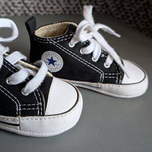 Converse - Chuck Taylor All Star Low-Top BABY / INFANT Shoes - SIZE 2